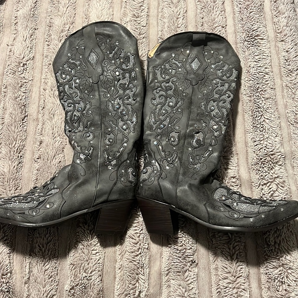 Grey/Silver Cowboy boots